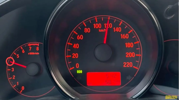 车子开到120km/h时，正常转速是多少