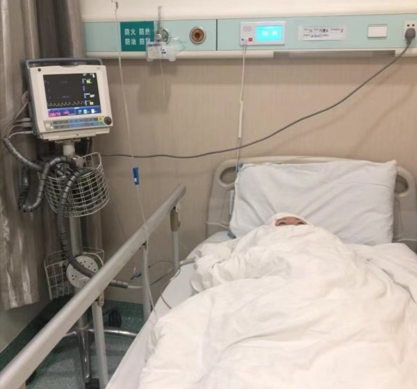 警察被女子指控索要钱物受处分，涉性骚扰举报未予立案